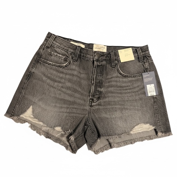 Universal Thread Women's Black Distressed Jean Shorts - Picture 1 of 4